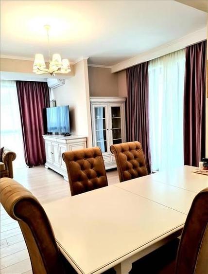 Apartament cu 3 camere decomandat, mobilat în Faleza Nord
