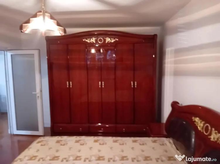 Apartament cu 3 camere decomandat în Mărăței