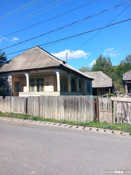 Casă cu 4 camere cu Teren 1100 Mp în Câmpuri