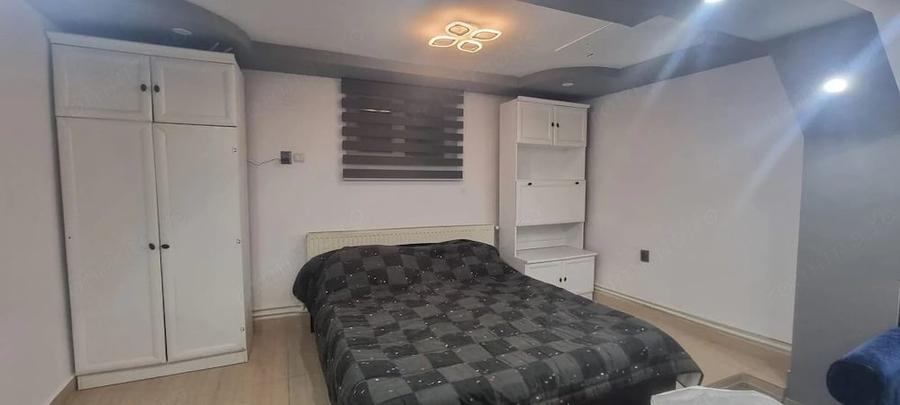 Casă cu 3 camere cu Teren 1558 Mp în Central