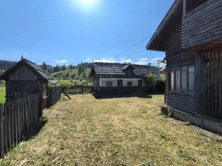 Casă cu 4 camere cu Teren 1170 Mp în Poiana Stampei