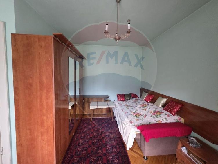 Casă individuală cu 4 camere cu Teren 647 Mp în Aradul Nou