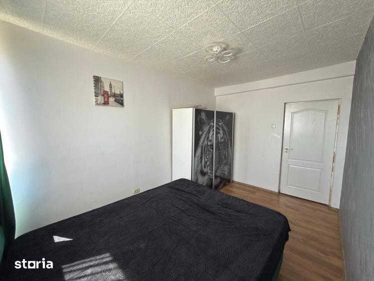 Apartament cu 3 camere semidecomandat în Democrației