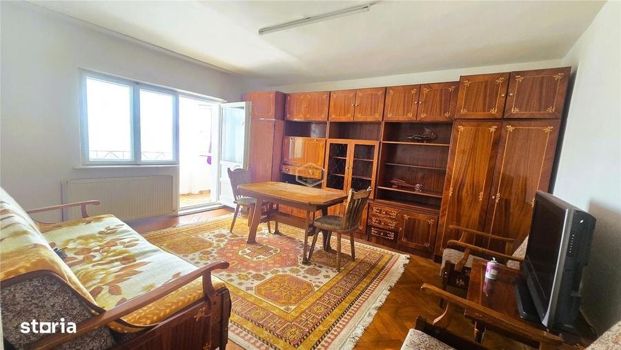 Apartament cu 4 camere decomandat în Micro 16