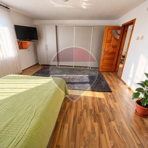 Duplex cu 8 camere cu Teren 630 Mp în Central