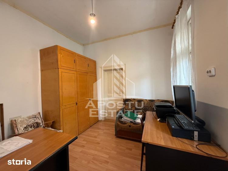Casă cu 8 camere cu Teren 1126 Mp în Iosefin