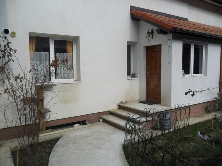 Duplex cu 5 camere cu Garaj în Calea București