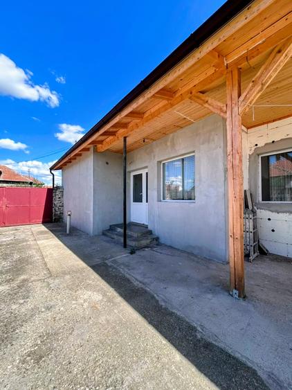 Casă individuală cu 5 camere cu Teren 1800 Mp în Chizătău