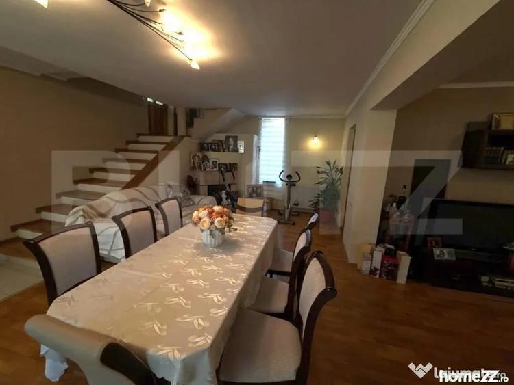 Casă cu 7 camere cu Teren 776 Mp în Păulești