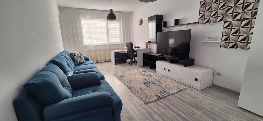 Apartament cu 2 camere decomandat în Est