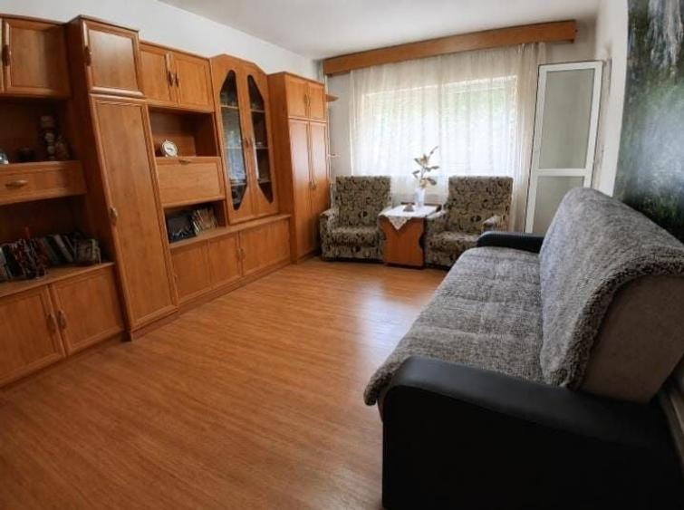 Apartament cu 2 camere decomandat în Bârzești