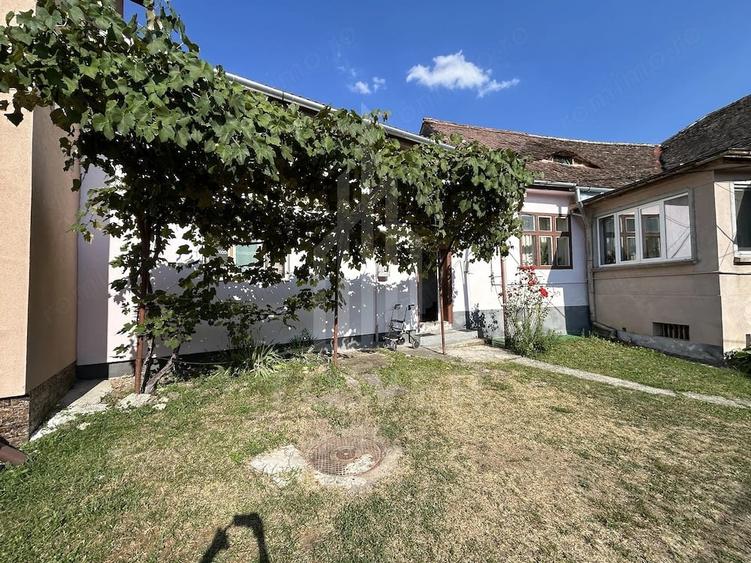 Casa de vanzare in Cisnadie zona centrala - 9