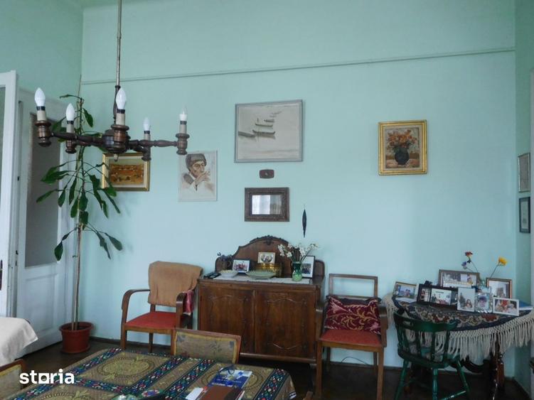 Apartament cu 4 camere în Central