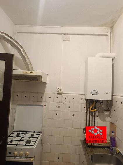Apartament cu 2 camere nedecomandat în Tractorul
