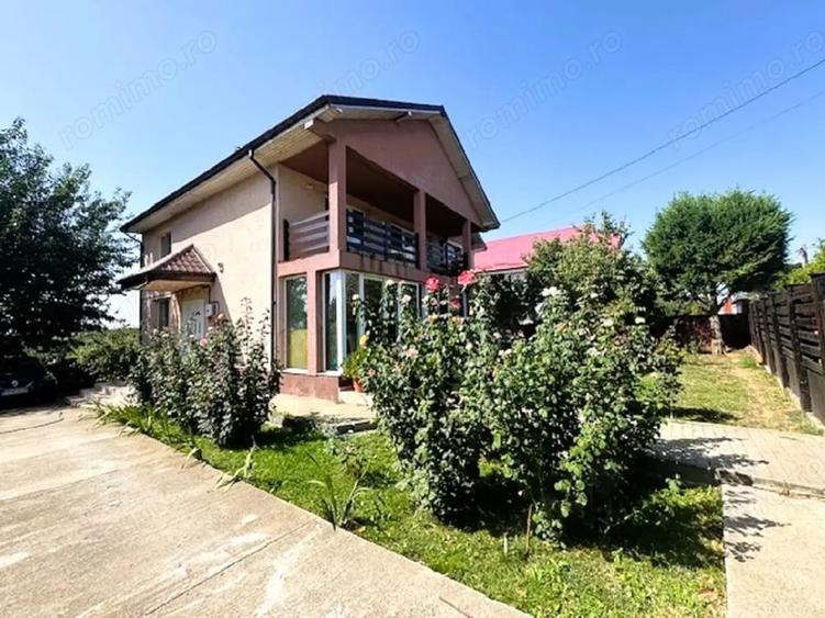 Casă cu 6 camere cu Teren 1250 Mp în Central