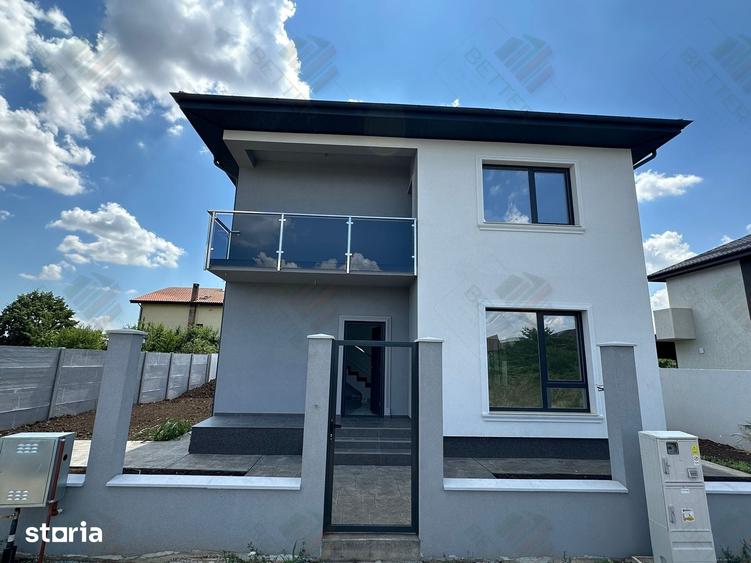 Casă cu 4 camere cu Teren 300 Mp în Berceni