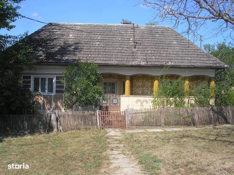 Casă cu 4 camere în Asuaju de Sus