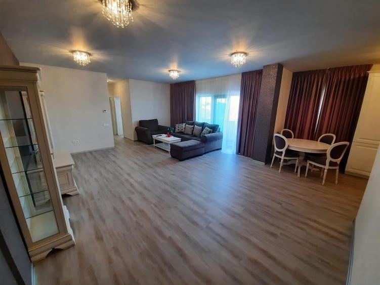 Apartament cu 3 camere decomandat în Calea Dumbrăvii