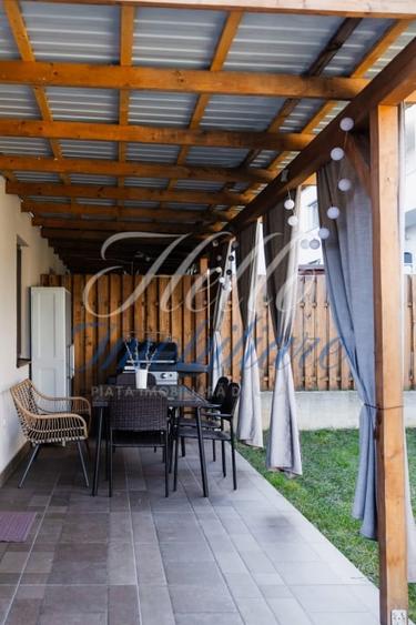 Duplex cu 4 camere cu Canalizare în Florești