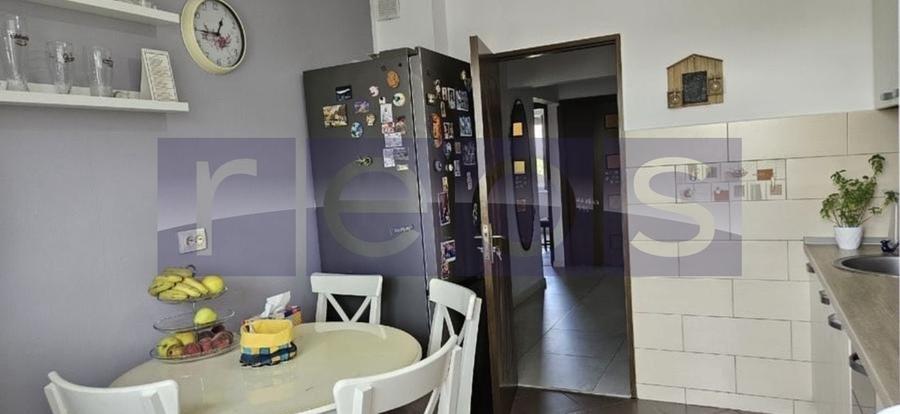 Apartament cu 3 camere semidecomandat în Dristor