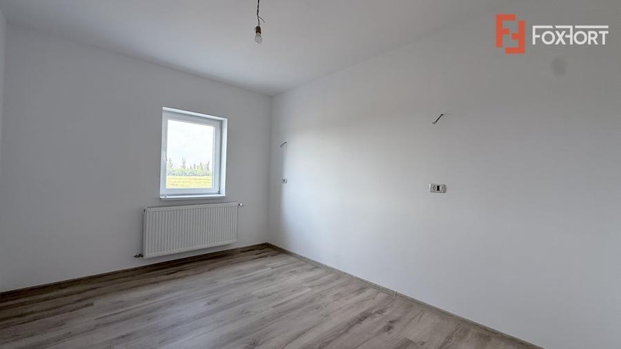 Duplex cu 4 camere cu Canalizare în Moșnița Nouă