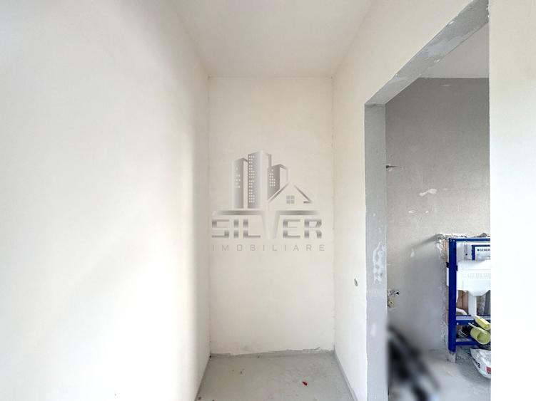 Duplex cu 4 camere cu Canalizare în Câmpului