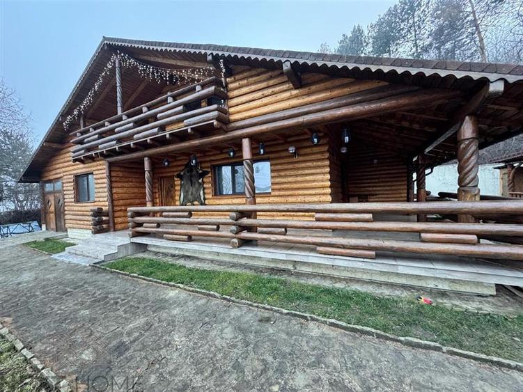 Casă cu 10 camere cu Teren 1600 Mp în Bolotești