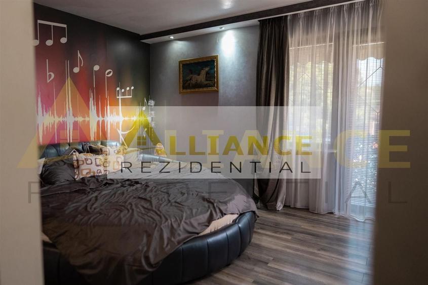 Casă individuală cu 7 camere decomandat cu Piscina în Central