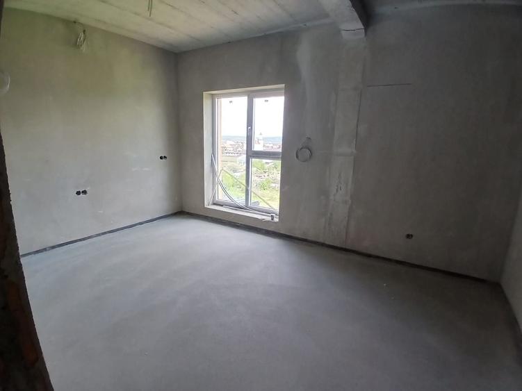 Penthouse cu 3 camere în Țiglari