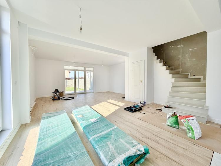 Duplex cu 4 camere cu Canalizare în Moșnița Nouă