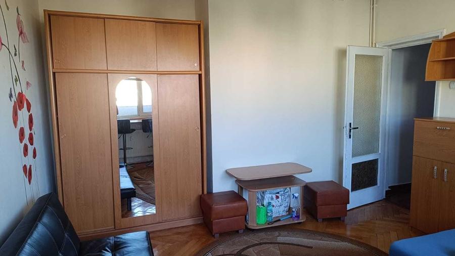 Apartament cu 3 camere decomandat în Basarab