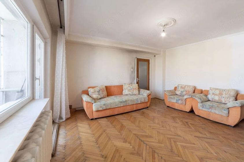 Apartament cu 3 camere decomandat în Găvana