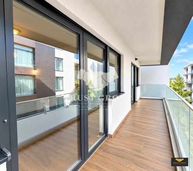 Apartament cu 3 camere decomandat în Polonă
