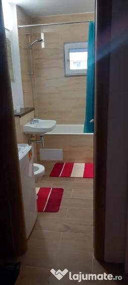 Apartament cu 3 camere decomandat în Răcădău