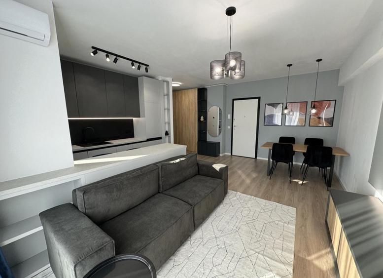 Apartament cu 2 camere semidecomandat, mobilat în 13 Septembrie