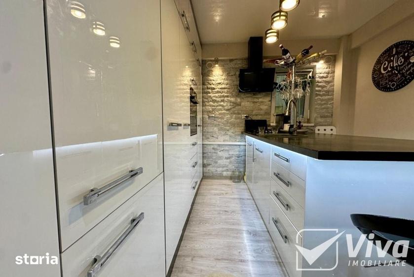Apartament cu 3 camere semidecomandat în Bucium