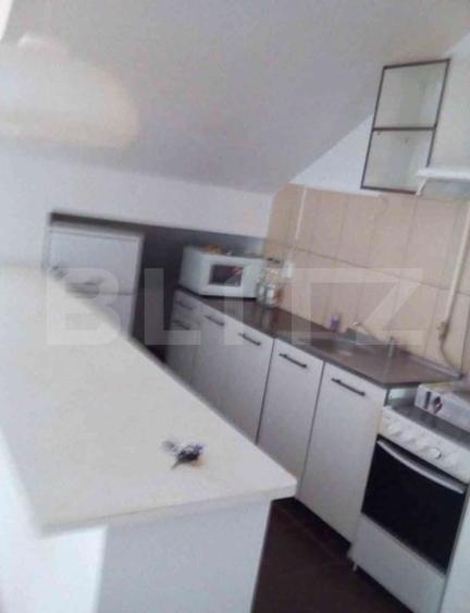 Apartament cu 2 camere semidecomandat, mobilat în Florești