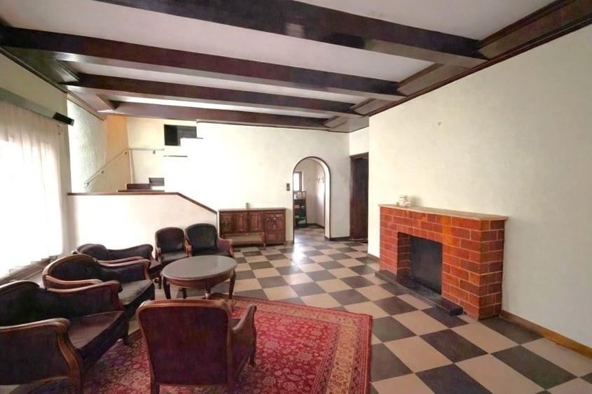 Casă cu 9 camere cu Teren 297 Mp în Dorobanți