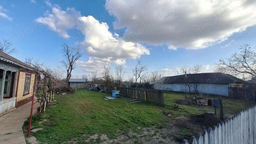 Casă cu 5 camere cu Teren 1638 Mp în Tufești