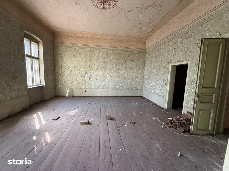Apartament cu 5 camere în Traian