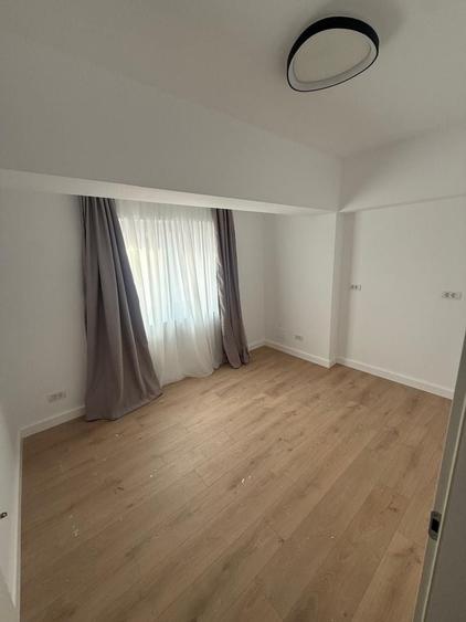 Casă cu 5 camere cu Canalizare în Pipera