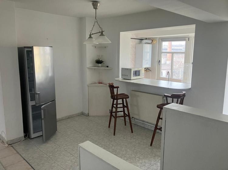 Apartament cu 3 camere decomandat în Ultracentral