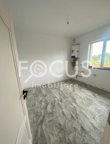 Duplex cu 3 camere cu Canalizare în Utvin