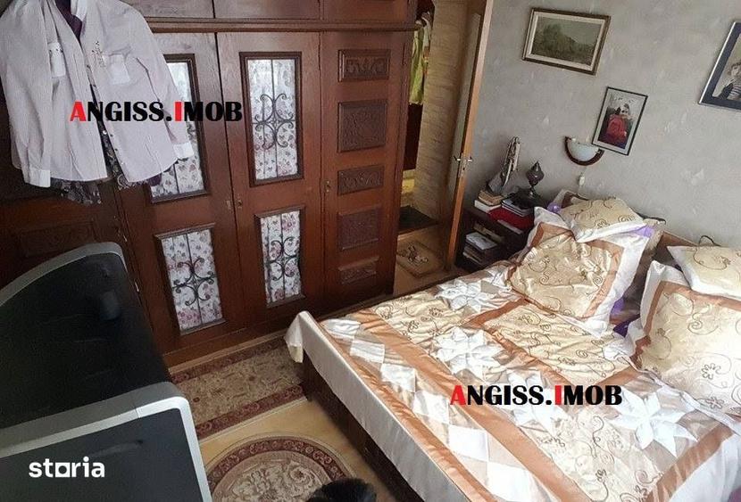 Apartament cu 3 camere decomandat în Păcii