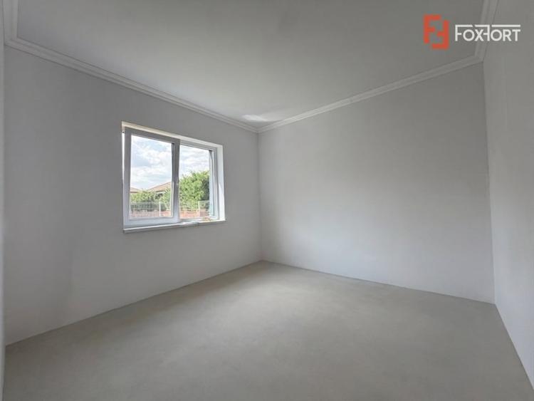 Duplex cu 5 camere cu Canalizare în Dumbrăvița