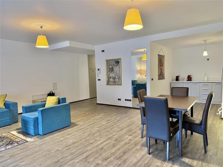 Apartament cu 3 camere decomandat, mobilat în Poiana Brașov