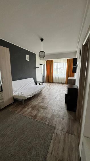 Garsonieră decomandată în Central