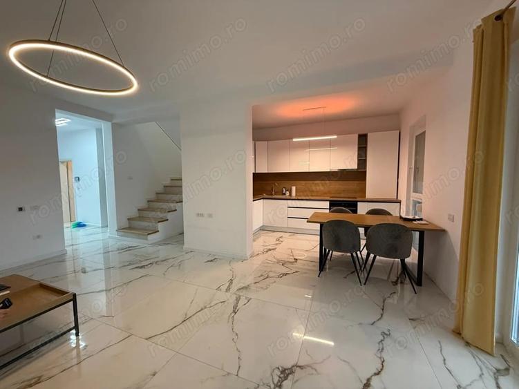 Casă cu 4 camere cu Teren 250 Mp în Central
