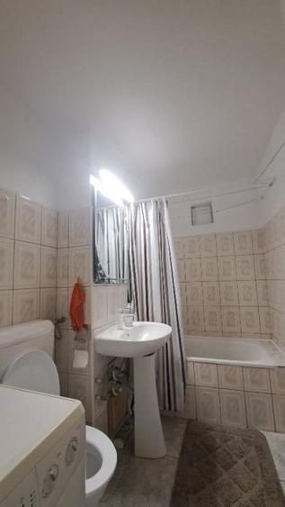 Apartament cu 2 camere semidecomandat, mobilat în Democrației