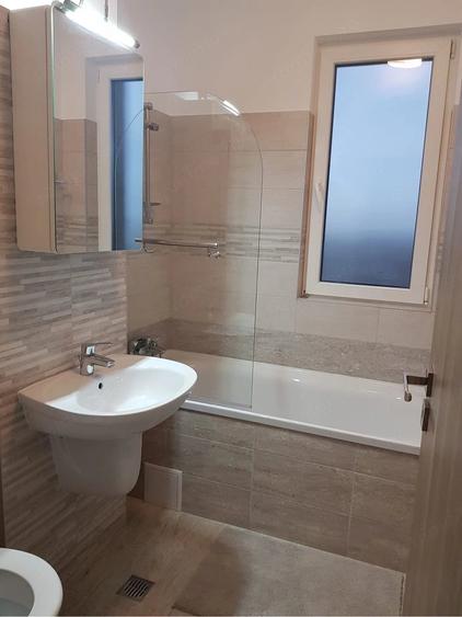 Apartament cu 2 camere decomandat în Aradului